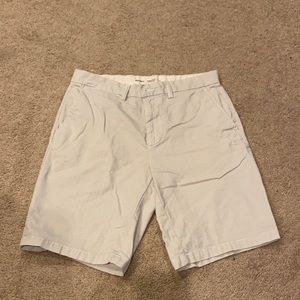 Men’s gently worn Old Navy shorts